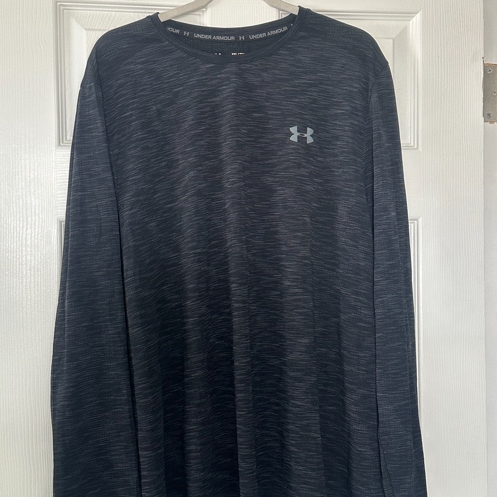 Under Armour Men's Charcoal Long Sleeve Tee